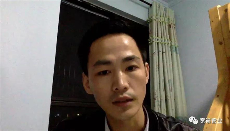 (寬裕不銹鋼總經(jīng)理黃寬銘先生在會(huì )上致辭)